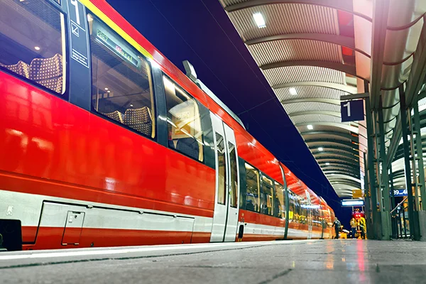 Zug im Bahnhof